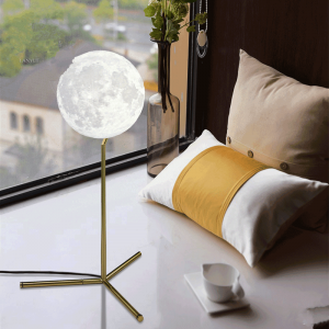 3D Moon Table lamp Modern Golden Iron Decoration Desk  Table Lamp