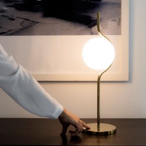 Nordic modern simple metal electrophoresis gold restaurant double head chandelier designer light luxury bedroom bedside table lamp