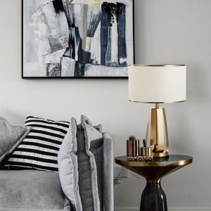 Light and luxurious modern creative hardware lamp decoration model room bedside bedside study living room LED lamp