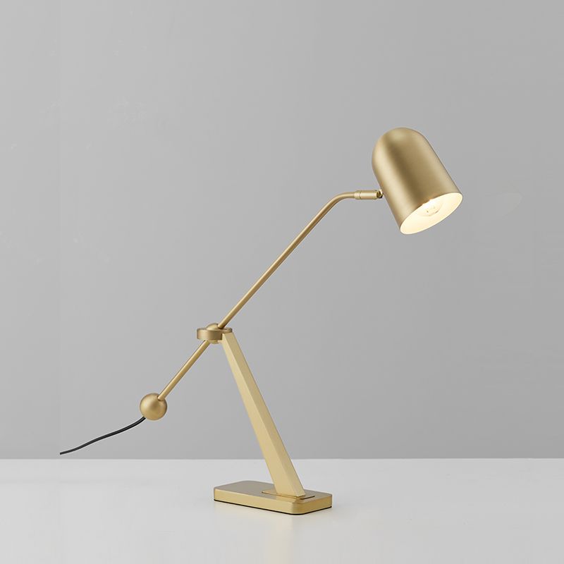 Designer's model room of study desk lamp Nordic modern light and luxurious living room bedside lamp
