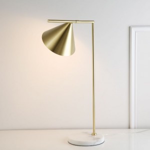 Modern Designer Creative Metal Bedroom Bedside Lamp Simple Fashion Living Room Bedroom Funnel Decorative Table Lamp