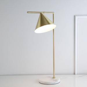 Modern Designer Creative Metal Bedroom Bedside Lamp Simple Fashion Living Room Bedroom Funnel Decorative Table Lamp