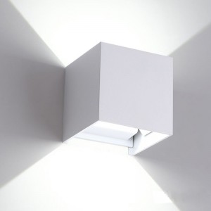 Indoor and outdoor aluminum up and down wall lamp
